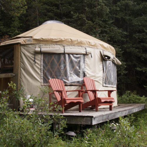 mount-engadine-lodge-kananaskis-yurt-goplayoutside